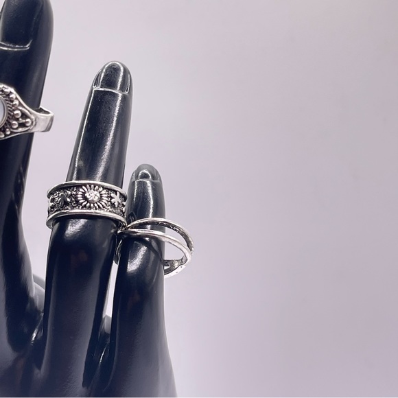 1 Variety Pack Of Silver Plated Boho Pinky Rings Sizes Varry - Picture 4 of 13